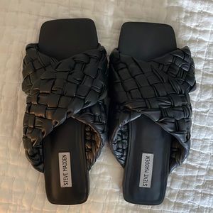 STEVE MADDEN Chloe sandals in black size 10